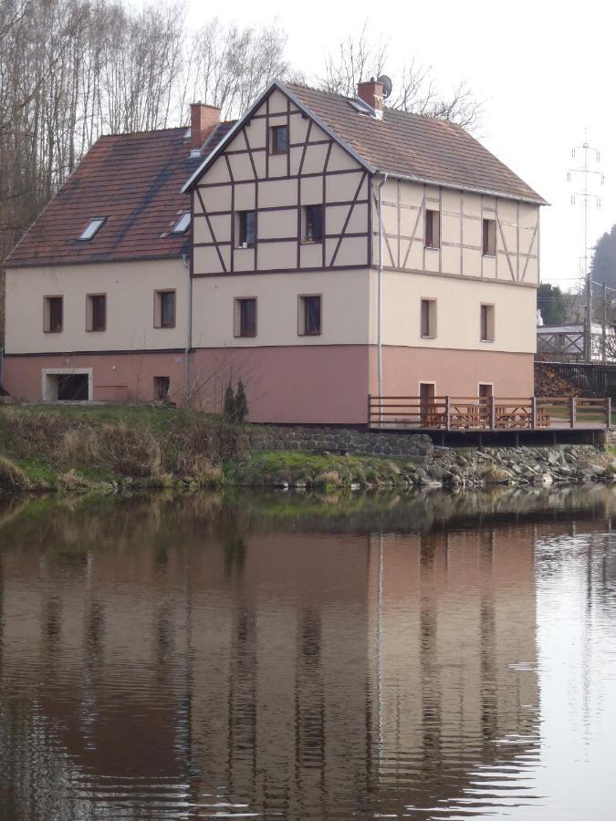 Penzion CERNY MLYN SOKOLOV Brezova  Esterno foto