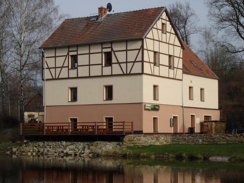 Penzion CERNY MLYN SOKOLOV Brezova  Esterno foto