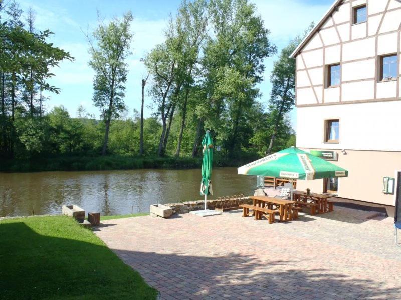 Penzion CERNY MLYN SOKOLOV Brezova  Esterno foto